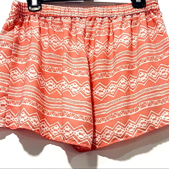 Orange patterned shorts!!💕 - Picture 3 of 3